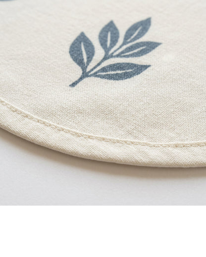 Wildpad Cotton Leaf Print Oval Tablecloth 150 × 220 cm Warm White - Detail view